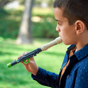 Usuario tocando flauta adaptada flow Portada