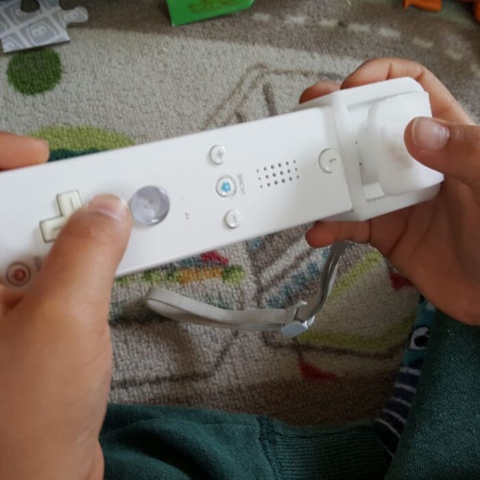 Push - adaptador para pulsar mejor el botón 2 del mando de la Wii